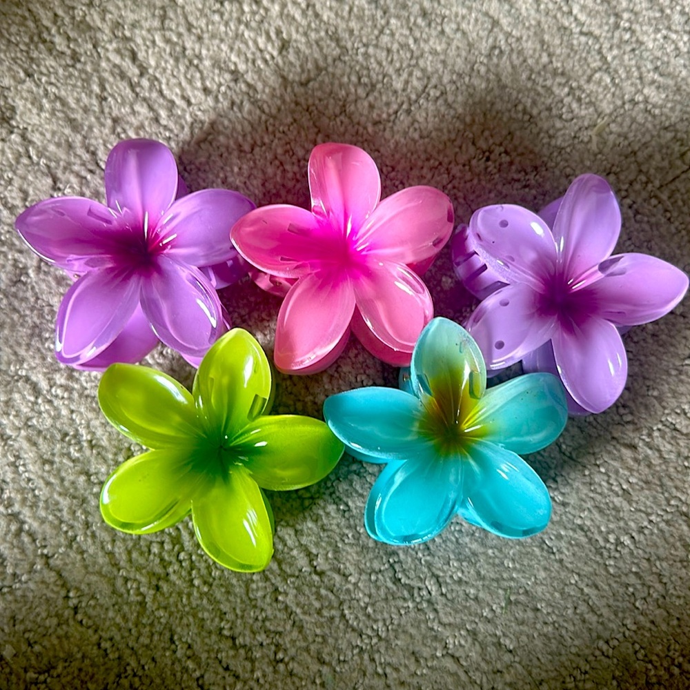 Hibiscus claw clips